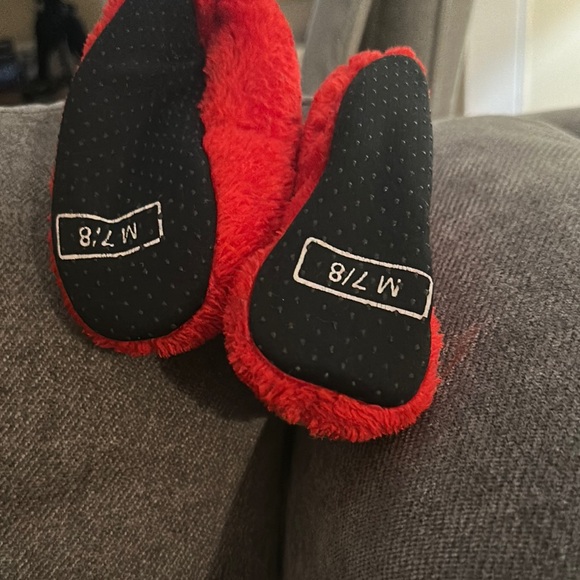 Elmo Red Slippers - Picture 2 of 2